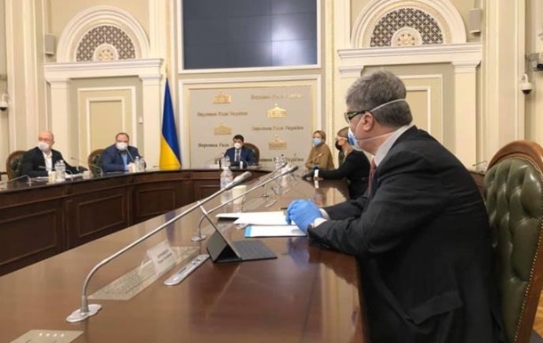 Лидеры фракций и Кабмин собрались на совещание