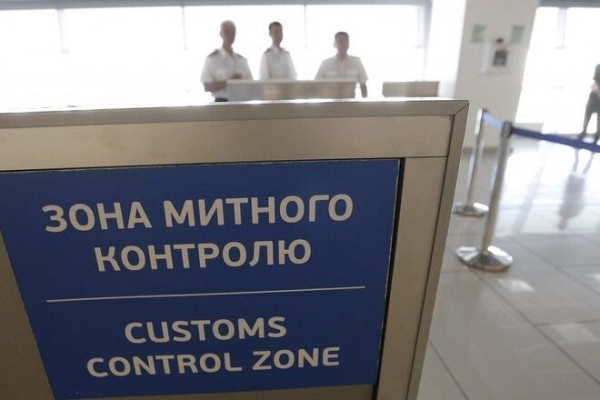 
В Украине стартовала масштабная проверка таможенников
