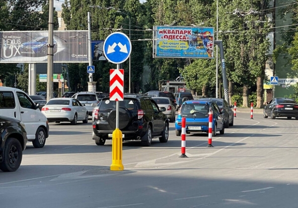Делиниаторы и сигнальная тумба: какие новшества установили на площади Толбухина 