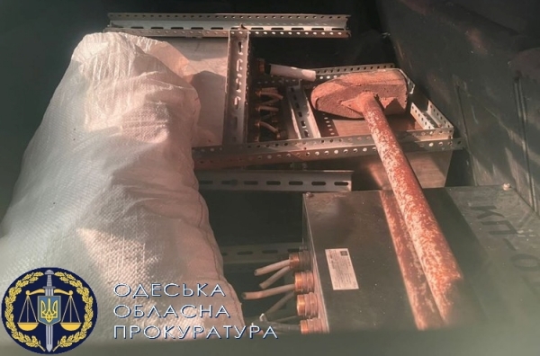 В Одессе поймали трёх расхитителей имущества бездействующего НПЗ 