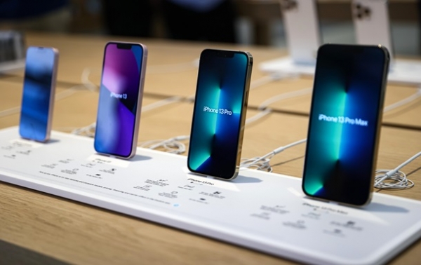 Дефицит чипов. Поставки iPhone 13 под угрозойСюжет