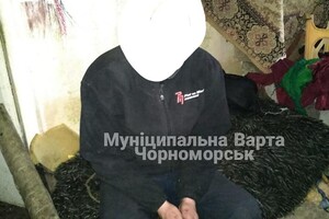 Под Одессой мужчина жил с трупом две недели, а после решил его сжечь 