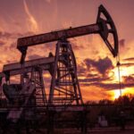 Нефть дорожает на фоне украинского энергокризиса: ресурс откупорят из хранилищ
