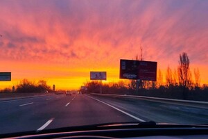 Одесситы наблюдали удивительно красочный рассвет 