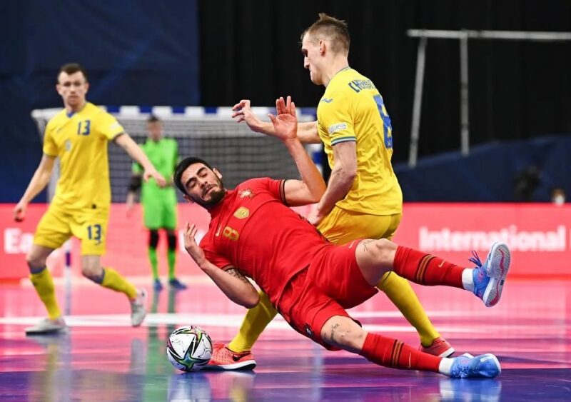 Україна дала бій чемпіонам світу та&nbsp;пробилася до&nbsp;плей-оф футзального Євро-2022: відеоогляд матчу