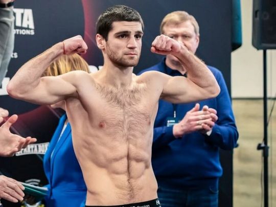 Українець Чухаджян побив боксера з&nbsp;Британії та&nbsp;взяв пояс IBF Inter-Continental: моменти бою