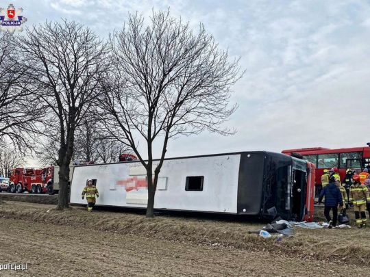 Автобус з українськими біженцями перекинувся у Польщі