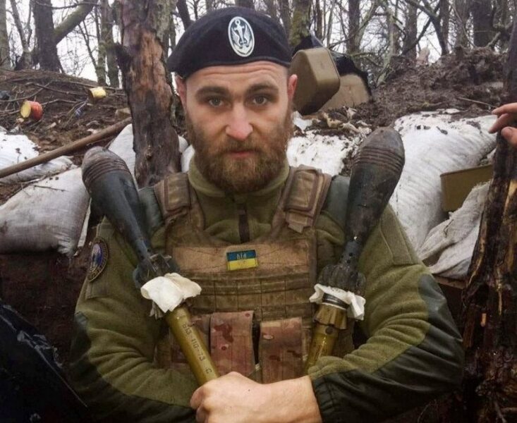 Врятуйте Маріуполь і&nbsp;дайте вивезти тіла,&nbsp;&mdash; благає вдова українського бійця, якого поховали у&nbsp;братській могилі
