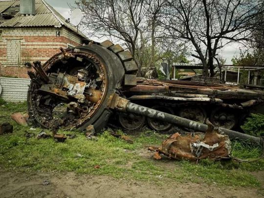 Мінус 200 окупантів та сім російських танків: названі втрати ворога за добу