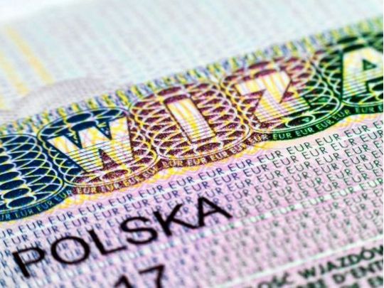 Польща запроваджує нові візові правила для українців та білорусів: що відомо