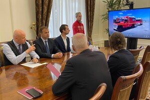Одесса получила от Франции внедорожник и лодки