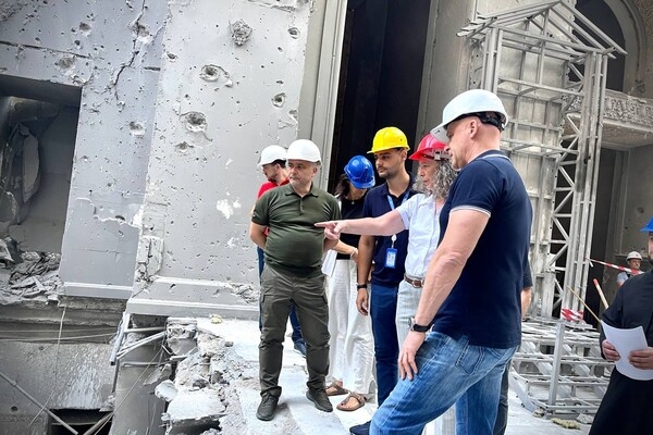 В Одессу приехала координатор ООН Дениз Браун чтобы посмотреть на Спасо-Преображенский собор