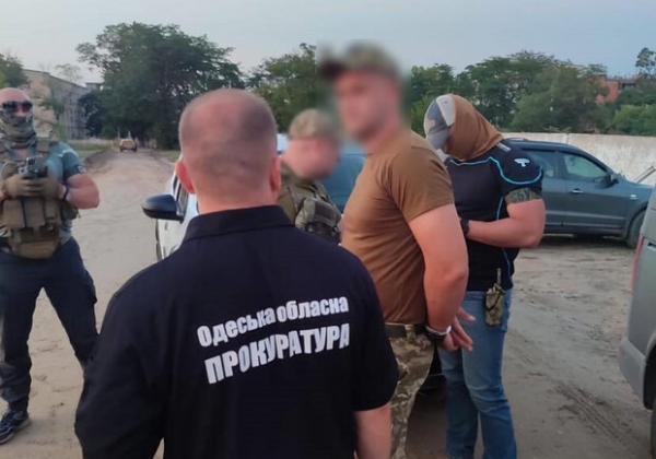 Начальник и инспектор отдела погранслужбы в Одесской области брали взятки при осмотре суден
