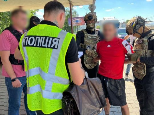 Продав інваліда в рабство за 10 тисяч гривень: у Хмельницькому судитимуть торговця людьми (фото)
