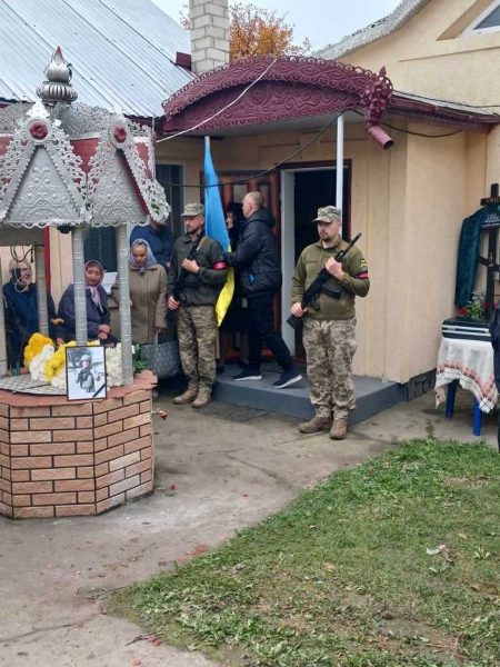 Про нього казали, що народився у сорочці, але цього разу дива не сталося: в боях за Роботине загинув герой з Буковини