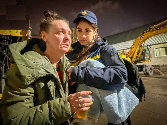 Ворог вночі атакував Одесу: уламки збитих дронів впали на гуртожиток, постраждали 11 людей, серед них діти