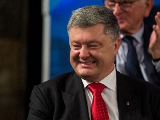 На Порошенка пропонують накласти санкції за шкоду інтересам України: на сайті президента з’явилась відповідна петиція