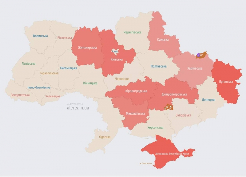 Ворог атакував Україну ударними дронами, а на Харків скинув КАБ: що відомо про нічні обстріли