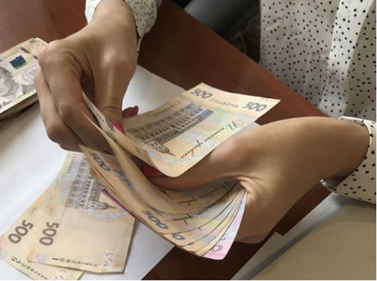 Названо розмір пенсій народних депутатів: хто отримує найбільші виплати