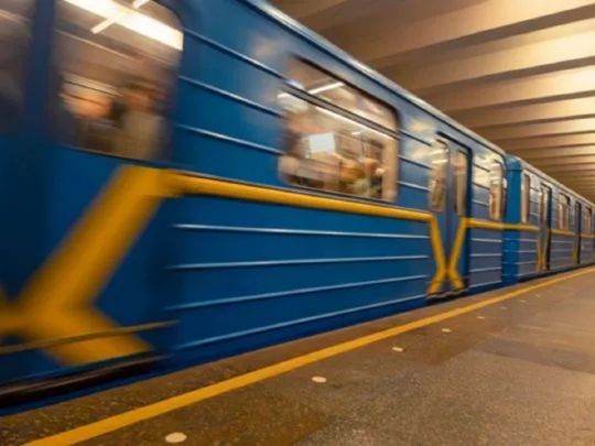 У&nbsp;Києві перекрили дві дороги та&nbsp;зачинили станцію метро: де&nbsp;діють обмеження