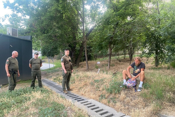 В Одессе вандалы повредили уличное освещение на Трассе здоровья