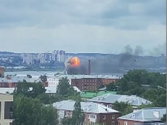 Дрони уразили електромеханічний завод у російському Іжевську (відео)