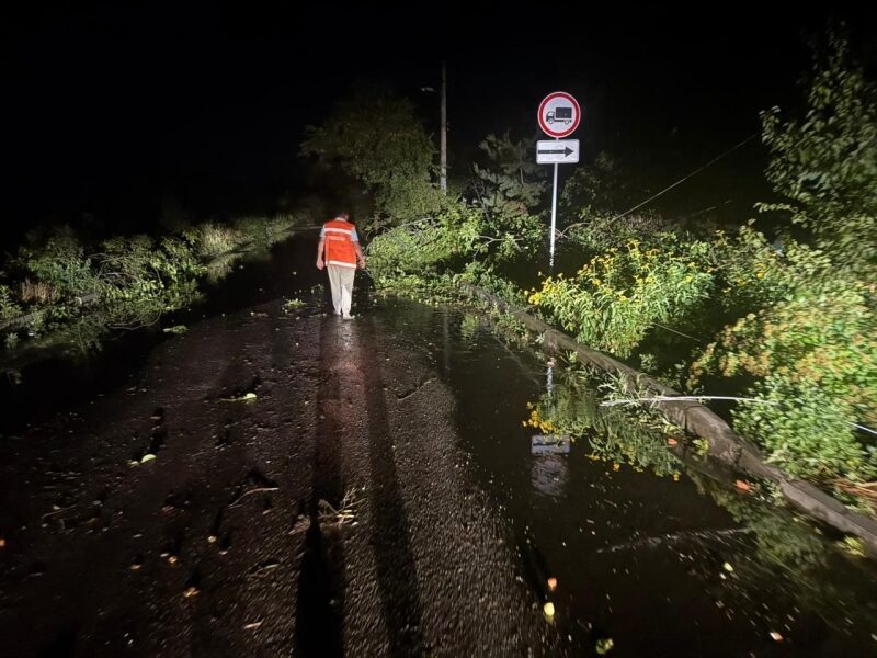 Потужний буревій обрушився на&nbsp;Харківщину, є&nbsp;постраждалі (фото, відео)