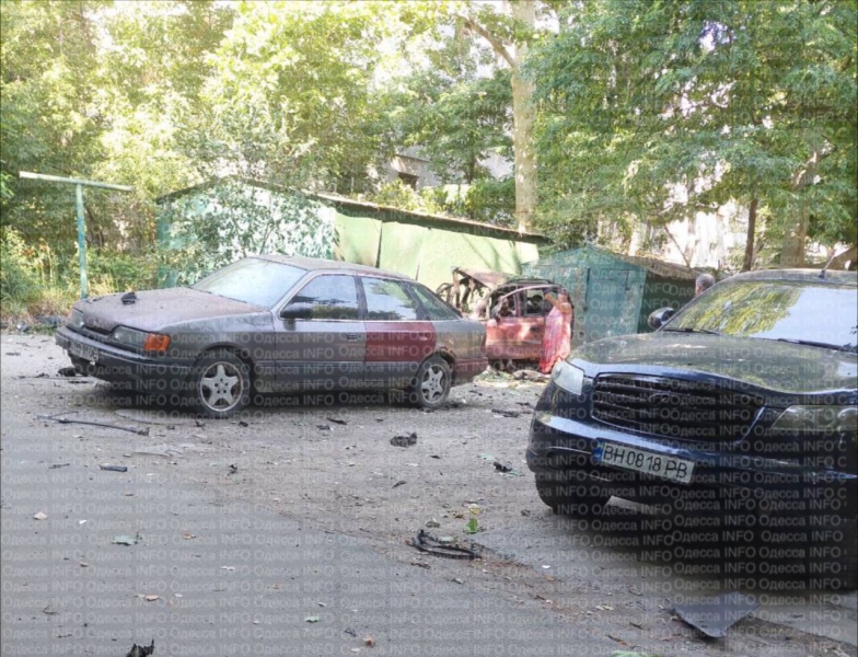 В Одесі підірвали автомобіль із військовим у салоні (фото)
