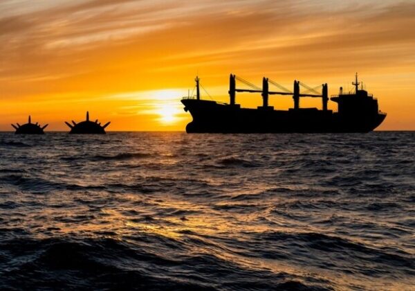 Возле Одессы в море подорвалось гражданское судно: что известно