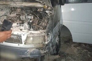 В Одессе молодой человек поджег четыре автомобиля: подробности преступления