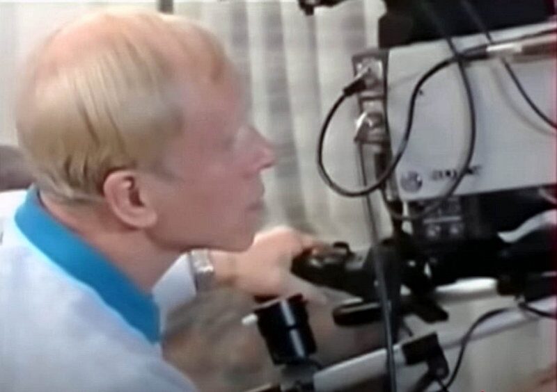 Після того як&nbsp;їх&nbsp;&laquo;поховала&raquo; радянська влада, фігуристи-&laquo;перебіжчики&raquo; Білоусова та&nbsp;Протопопов 40 років ховалися від гніву кремля у&nbsp;горах Швейцарії