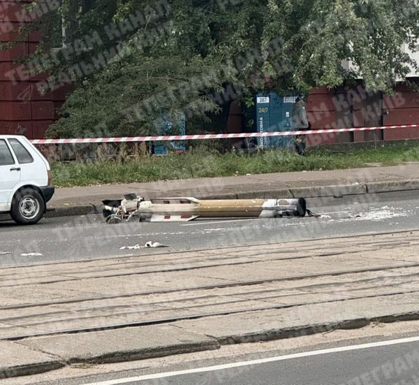 Потрощені будинки, пожежі та&nbsp;постраждалі: з&rsquo;явилися жахливі кадри наслідків удару по&nbsp;Києву і&nbsp;області