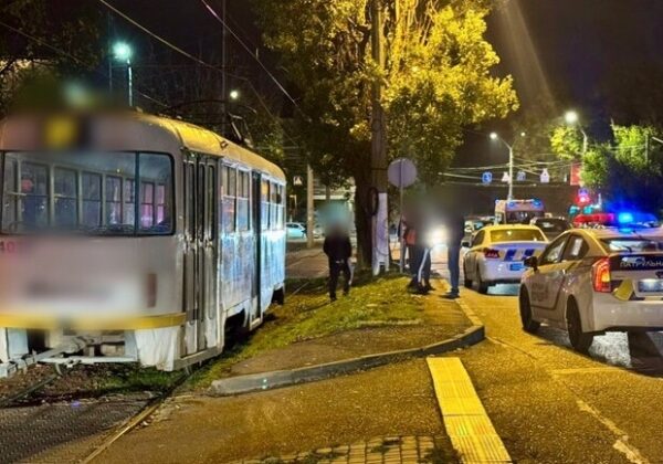 В Одессе трамвай наехал на мужчину: что с потерпевшим
