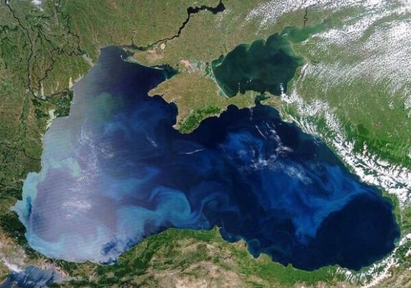 Разрушение Кинбурнской косы и загрязнение Черного моря: в Украине фиксируют экологическую катастрофу из-за действий РФ