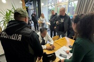 Семь тысяч долларов за фальшивый уход: в Одессе задержан врач