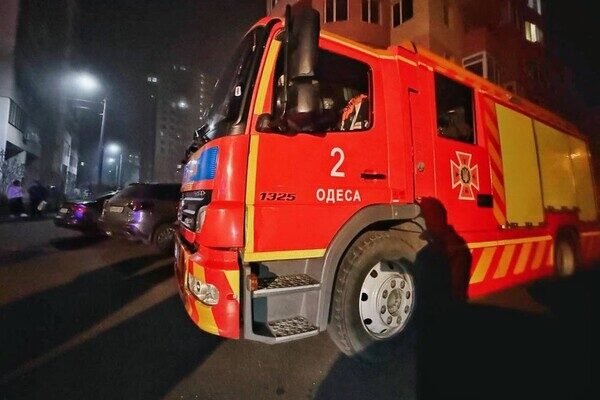 Вечерний обстрел Одессы: под ударом оказались жилые дома