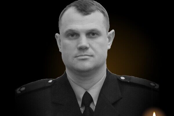 Погиб на востоке Украины: в Одессе простились с полицейским Николаем Яковецким