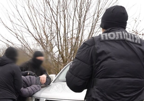 На продажу вместо фронта: в Одесской области задержали торговца гуманитарными автомобилями