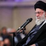 Хаменеи назвал протестующих «вандалами, угождающими Трампу»