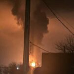 Дрони вдарили по рф: палає НПЗ, аеропорти зупинили роботу, у Казані зникло світло (фото, відео)