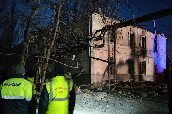 Ночные взрывы в Одессе: БпЛА попал в жилой дом (обновлено)