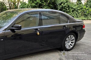 Взрывчатка на дверце: в Одессе хотели подорвать автомобиль предпринимателя
