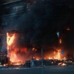 Одна з наймасованіших атак по Києву і області: ТРЦ згоріли вщент, будинки зруйновані, метро пошкоджене, кількість жертв постійно зростає (фото, відео)